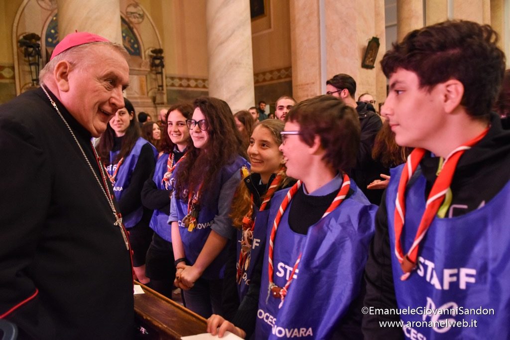 Veglia delle Palme 2019 con i giovani della diocesi di Novara e il vescovo Franco Giulio Brambilla trasferita a Boca da Omegna a causa del maltempo. Foto Emanuele Sandon