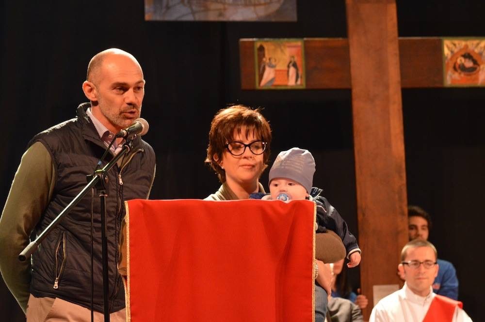 La Veglia delle Palme 2017 dei giovani con il vescovo Franco Giulio Brambilla a Domodossola