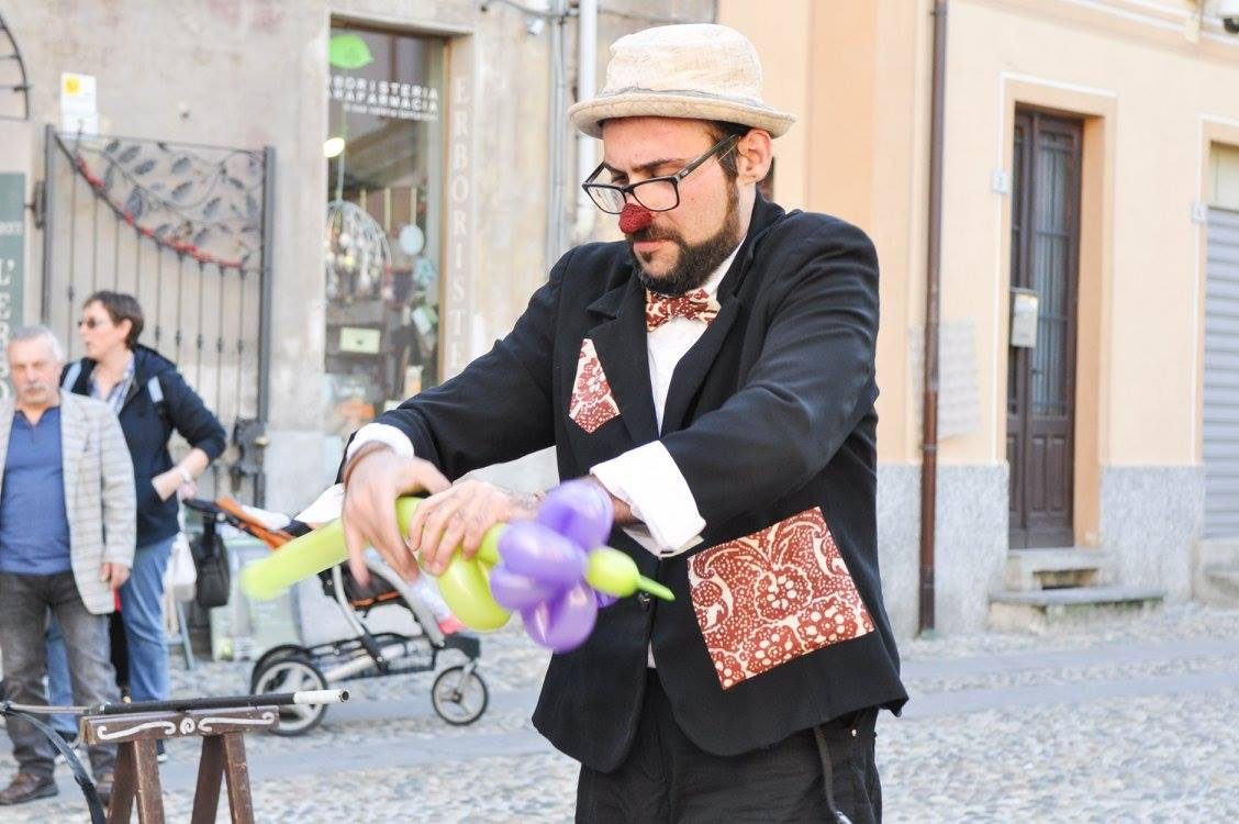 La Veglia delle Palme 2017 dei giovani con il vescovo Franco Giulio Brambilla a Domodossola