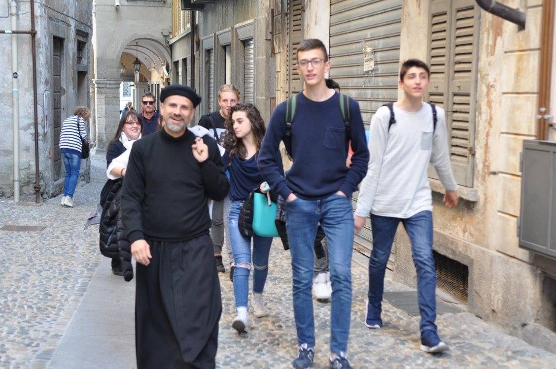 La Veglia delle Palme 2017 dei giovani con il vescovo Franco Giulio Brambilla a Domodossola