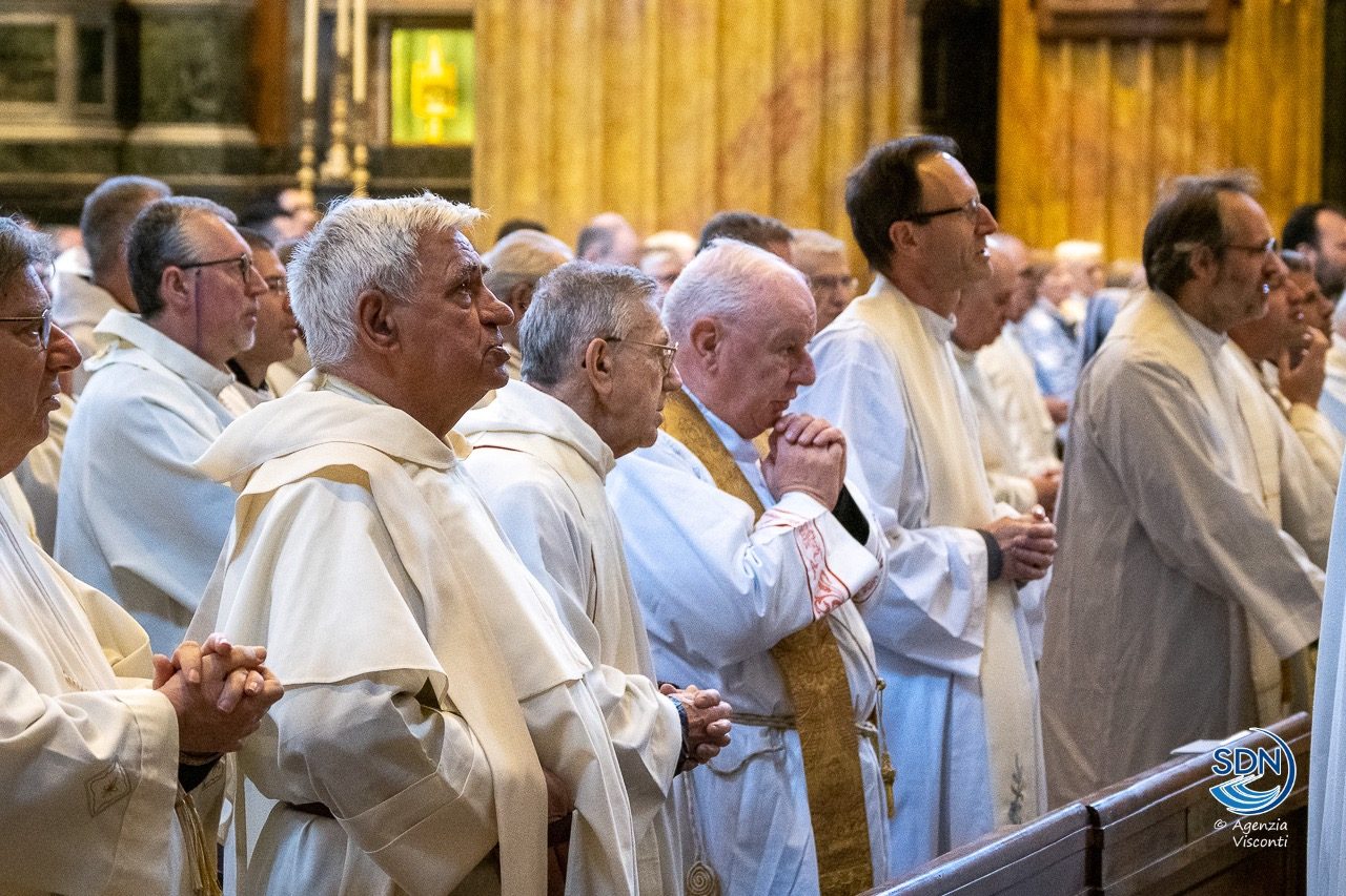 La Messa Crismale celebrata in cattedrale nel giorno del Giovedì Santo 2023