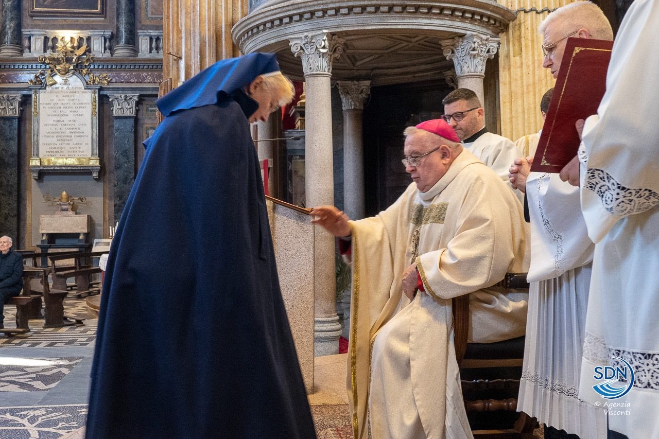 La Messa Crismale celebrata in cattedrale nel giorno del Giovedì Santo 2023