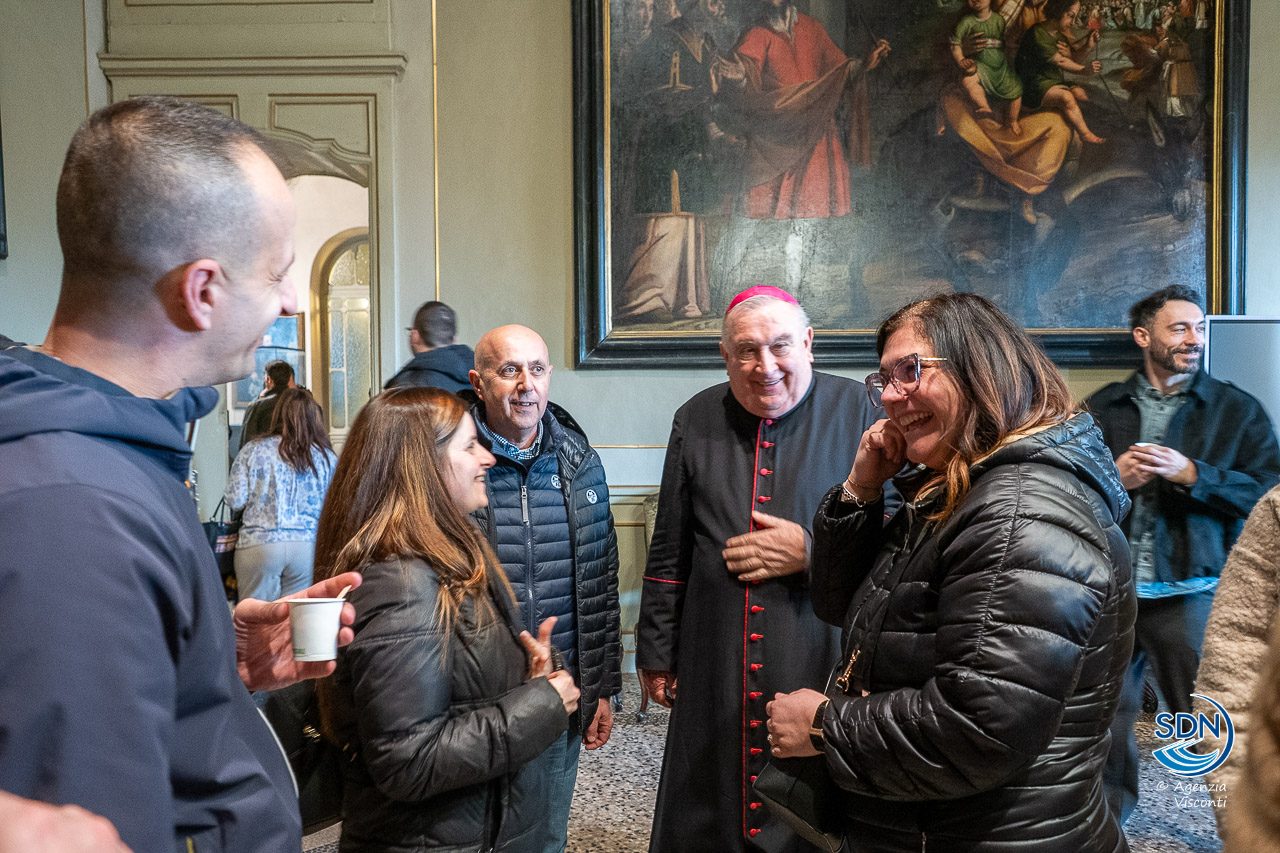 Incontro vescovo e fidanzati__AOM6676